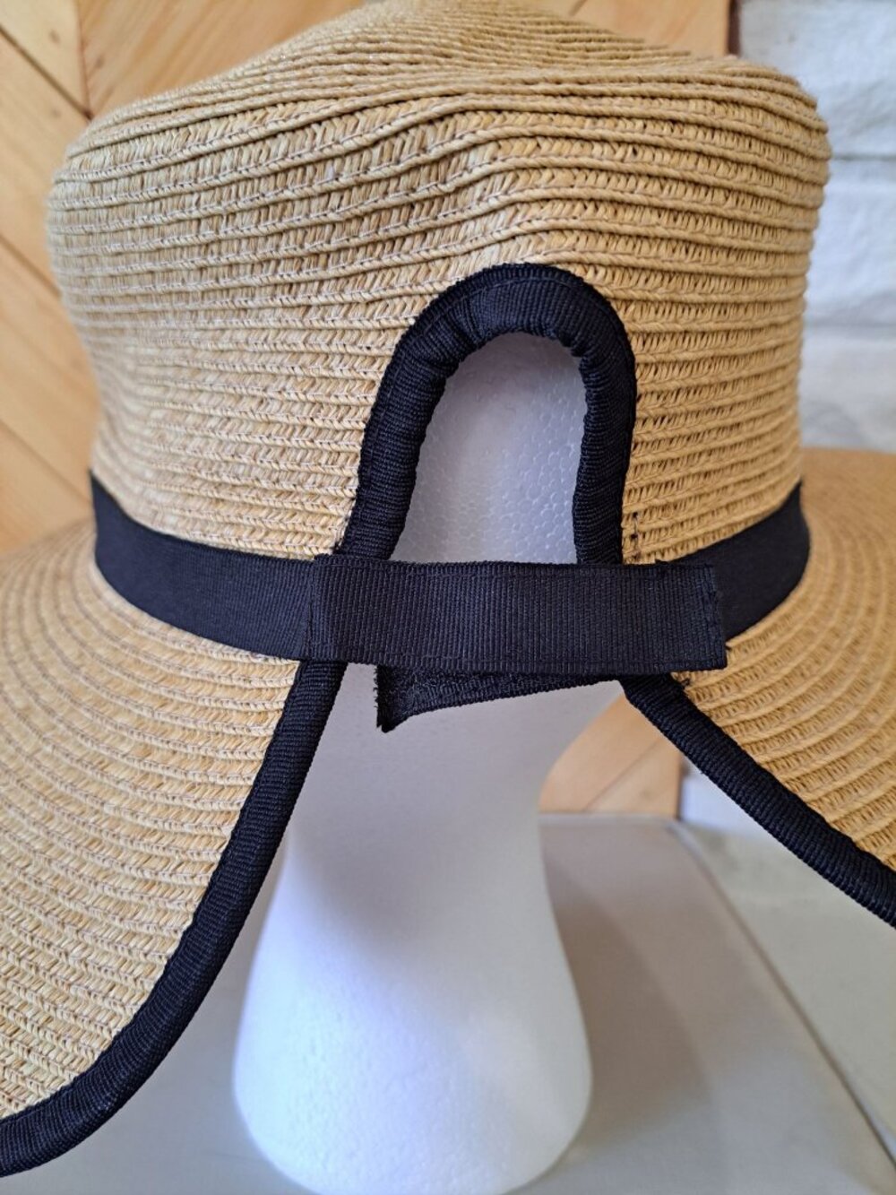 Scala Women's Wide-Brim Straw Hat Beige Black Ribbon Adjustable Sun Protection - Picture 3 of 6